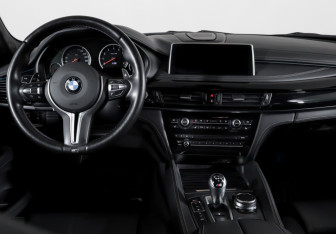 Подержанный автомобиль BMW X6 M 2018 года (12 фото)