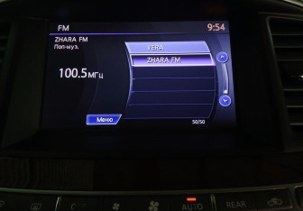 Подержанный автомобиль Infiniti JX 2013 года (14 фото)