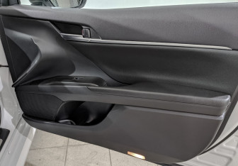 Подержанный автомобиль Toyota Camry Sedan 2021 года (25 фото)