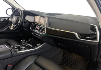 Подержанный автомобиль BMW X5 2019 года (20 фото)