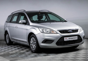 Подержанный автомобиль Ford Focus Wagon 2010 года (3 фото)