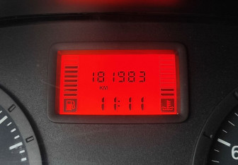 Подержанный автомобиль Renault Logan Sedan 2006 года (15 фото)