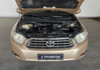 Подержанный автомобиль Toyota Highlander 2009 года (16 фото)