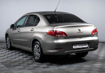 Подержанный автомобиль Peugeot 408 2013 года (7 фото)