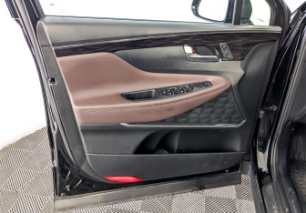 Подержанный автомобиль Hyundai Santa Fe 2020 года (19 фото)