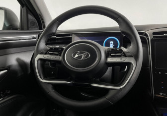 Подержанный автомобиль Hyundai Tucson 2022 года (14 фото)