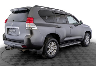 Подержанный автомобиль Toyota Land Cruiser Prado 2013 года (5 фото)