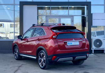 Подержанный автомобиль Mitsubishi Eclipse Cross 2018 года (7 фото)