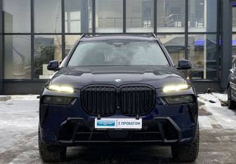 Подержанный автомобиль BMW X7 2022 года (2 фото)