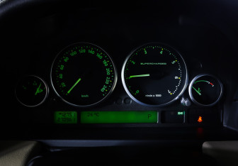 Подержанный автомобиль Land Rover Range Rover 2008 года (16 фото)