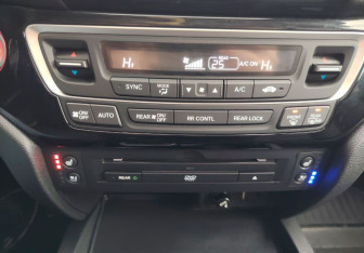 Подержанный автомобиль Honda Pilot 2020 года (16 фото)