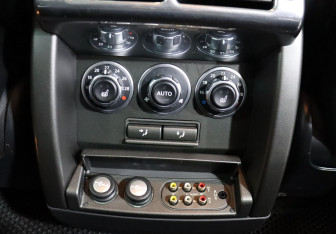 Подержанный автомобиль Land Rover Range Rover 2011 года (28 фото)