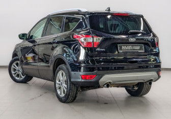 Подержанный автомобиль Ford Kuga 2017 года (7 фото)