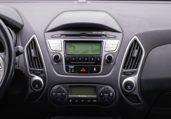 Подержанный автомобиль Hyundai ix35 2012 года (14 фото)