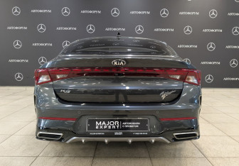 Подержанный автомобиль Kia K5 2020 года (6 фото)