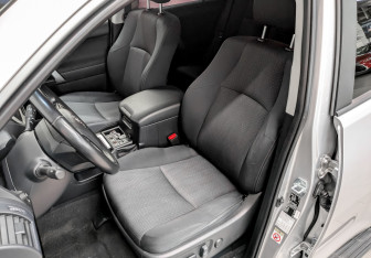 Подержанный автомобиль Toyota Land Cruiser Prado 2019 года (20 фото)