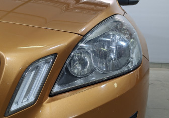 Подержанный автомобиль Volvo S60 2011 года (11 фото)