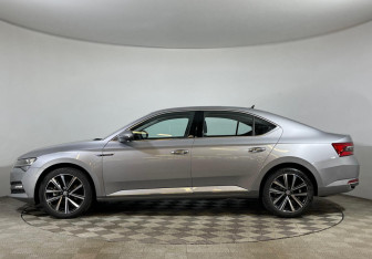 Новый Skoda Superb Liftback 2025 (9 фото)