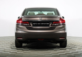 Подержанный автомобиль Honda Civic Sedan 2014 года (4 фото)