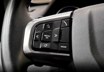 Подержанный автомобиль Land Rover Discovery Sport 2018 года (26 фото)