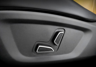 Подержанный автомобиль Changan UNI-V 2023 года (21 фото)