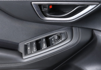 Подержанный автомобиль Subaru Forester Suv 2019 года (19 фото)