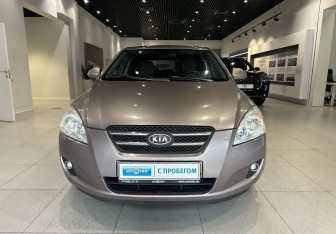 Подержанный автомобиль Kia Ceed Hatchback 2007 года (2 фото)