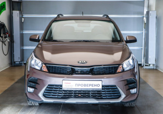 Подержанный автомобиль Kia Rio Hatchback 2021 года (2 фото)