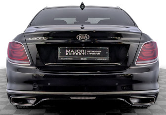 Подержанный автомобиль Kia K900 2022 года (6 фото)