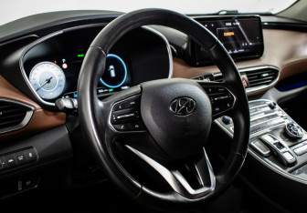Подержанный автомобиль Hyundai Santa Fe 2021 года (13 фото)