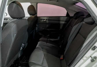 Подержанный автомобиль Hyundai Solaris Sedan 2021 года (12 фото)