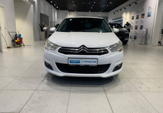 Подержанный автомобиль Citroen C4 Hatchback 2011 года (2 фото)