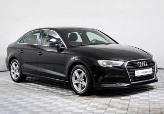 Подержанный автомобиль Audi A3 Sedan 2017 года (3 фото)