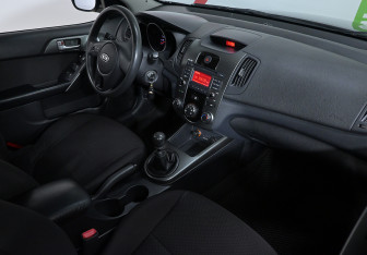 Подержанный автомобиль Kia Cerato Sedan 2010 года (9 фото)