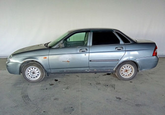 Подержанный автомобиль LADA (ВАЗ) Priora Sedan 2008 года (8 фото)