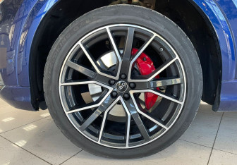 Подержанный автомобиль Audi Q8 2022 года (9 фото)