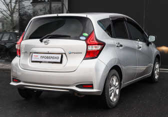 Подержанный автомобиль Nissan Note 2016 года (4 фото)