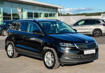 Подержанный автомобиль Skoda Karoq 2021 года (3 фото)