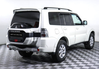 Подержанный автомобиль Mitsubishi Pajero 2018 года (3 фото)
