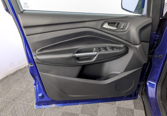 Подержанный автомобиль Ford Kuga 2018 года (19 фото)
