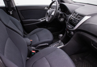 Подержанный автомобиль Hyundai Solaris Sedan 2011 года (9 фото)