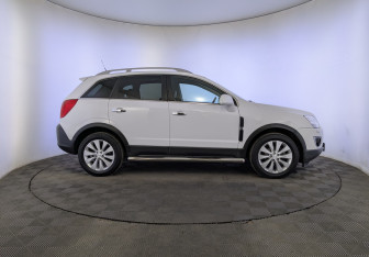 Подержанный автомобиль Opel Antara 2014 года (4 фото)