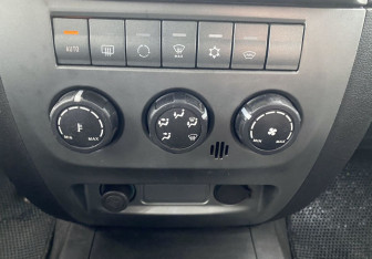 Подержанный автомобиль УАЗ Patriot 2016 года (11 фото)