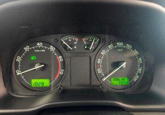 Подержанный автомобиль Skoda Octavia Liftback 2008 года (12 фото)