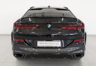 Подержанный автомобиль BMW X6 2020 года (6 фото)