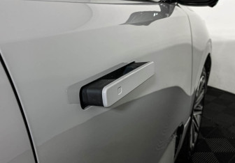 Подержанный автомобиль Changan UNI-K 2023 года (21 фото)