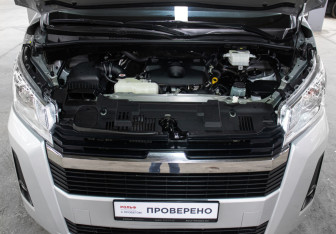 Подержанный автомобиль Toyota HiAce 2021 года (9 фото)