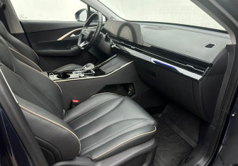 Подержанный автомобиль Omoda C5 2023 года (13 фото)