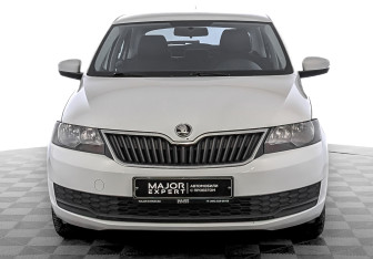 Подержанный автомобиль Skoda Rapid Liftback 2018 года (2 фото)