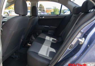 Подержанный автомобиль Mitsubishi Lancer Sedan 2008 года (9 фото)